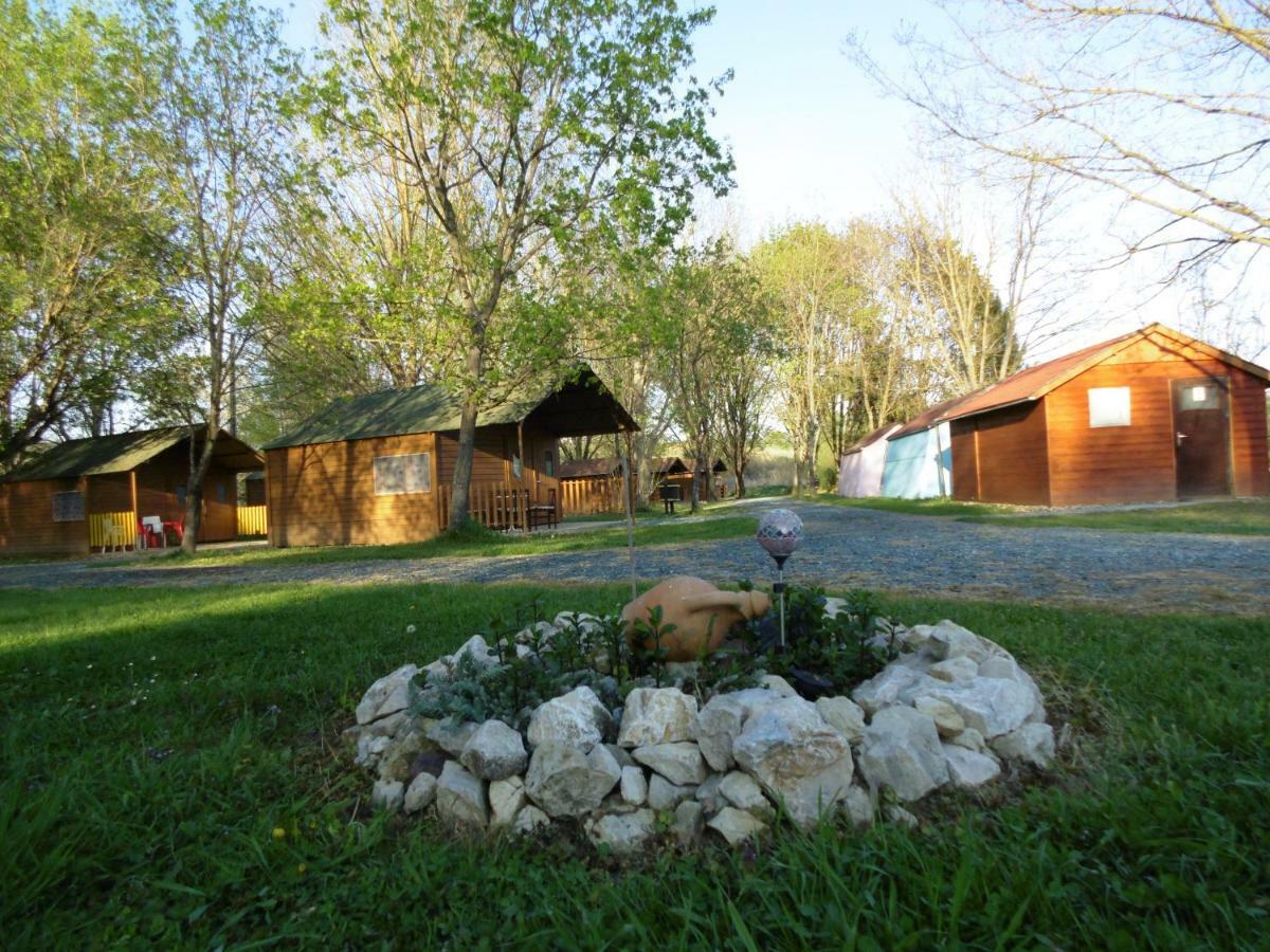 Goecsej Voelgye Kemping Kustánszeg Exterior foto